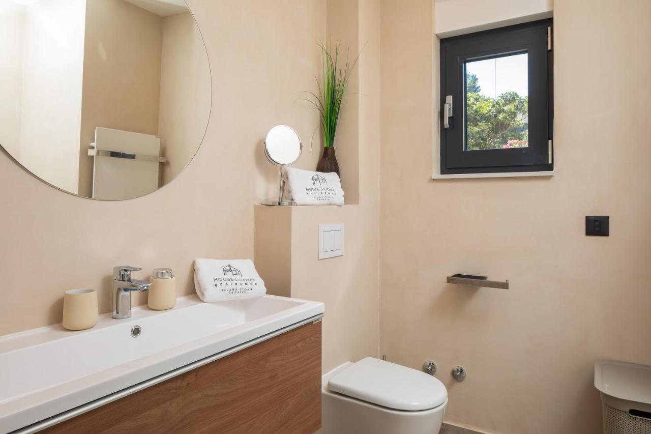 House & Home Slatine Luaran gambar