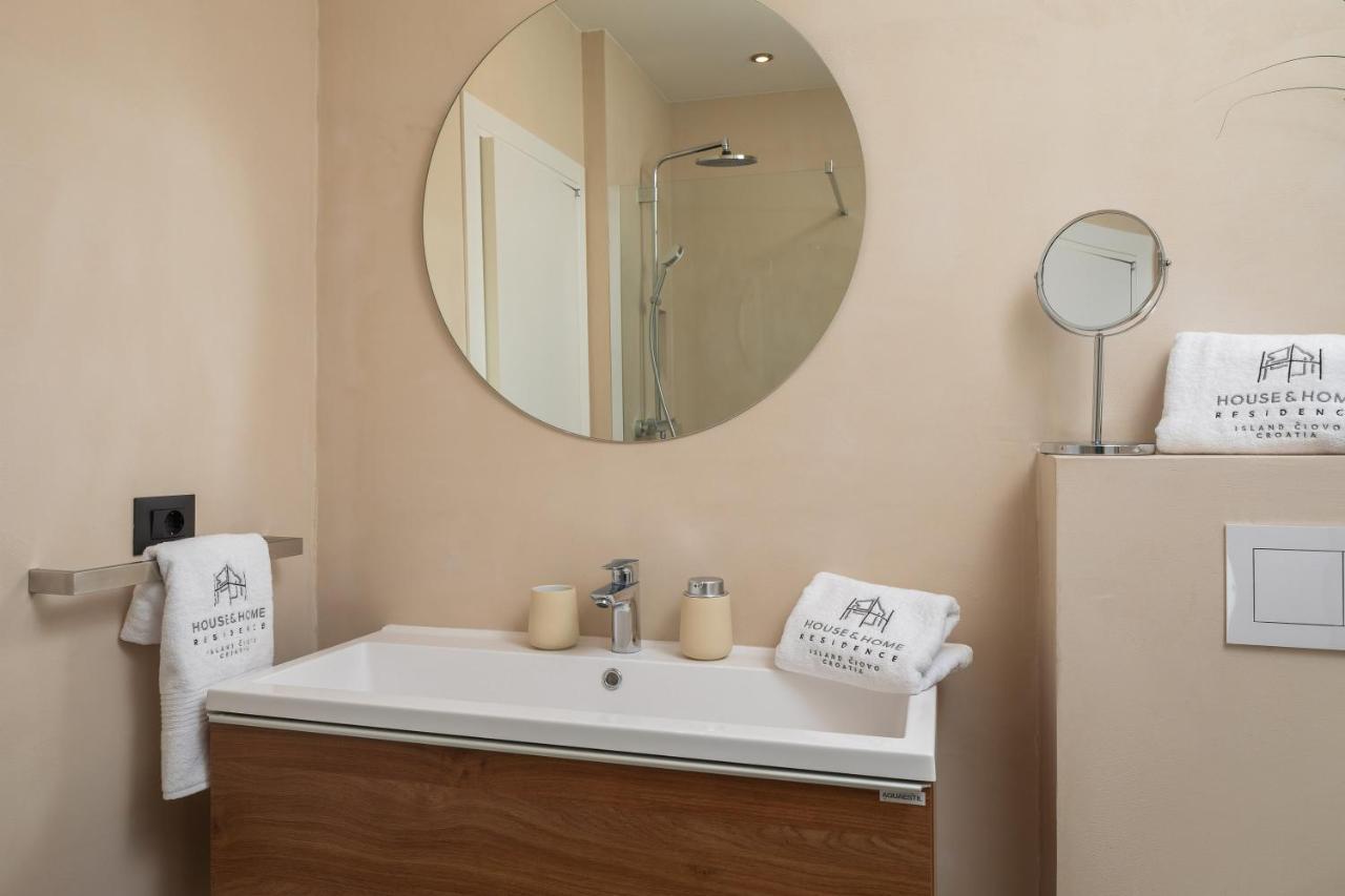 House & Home Slatine Luaran gambar