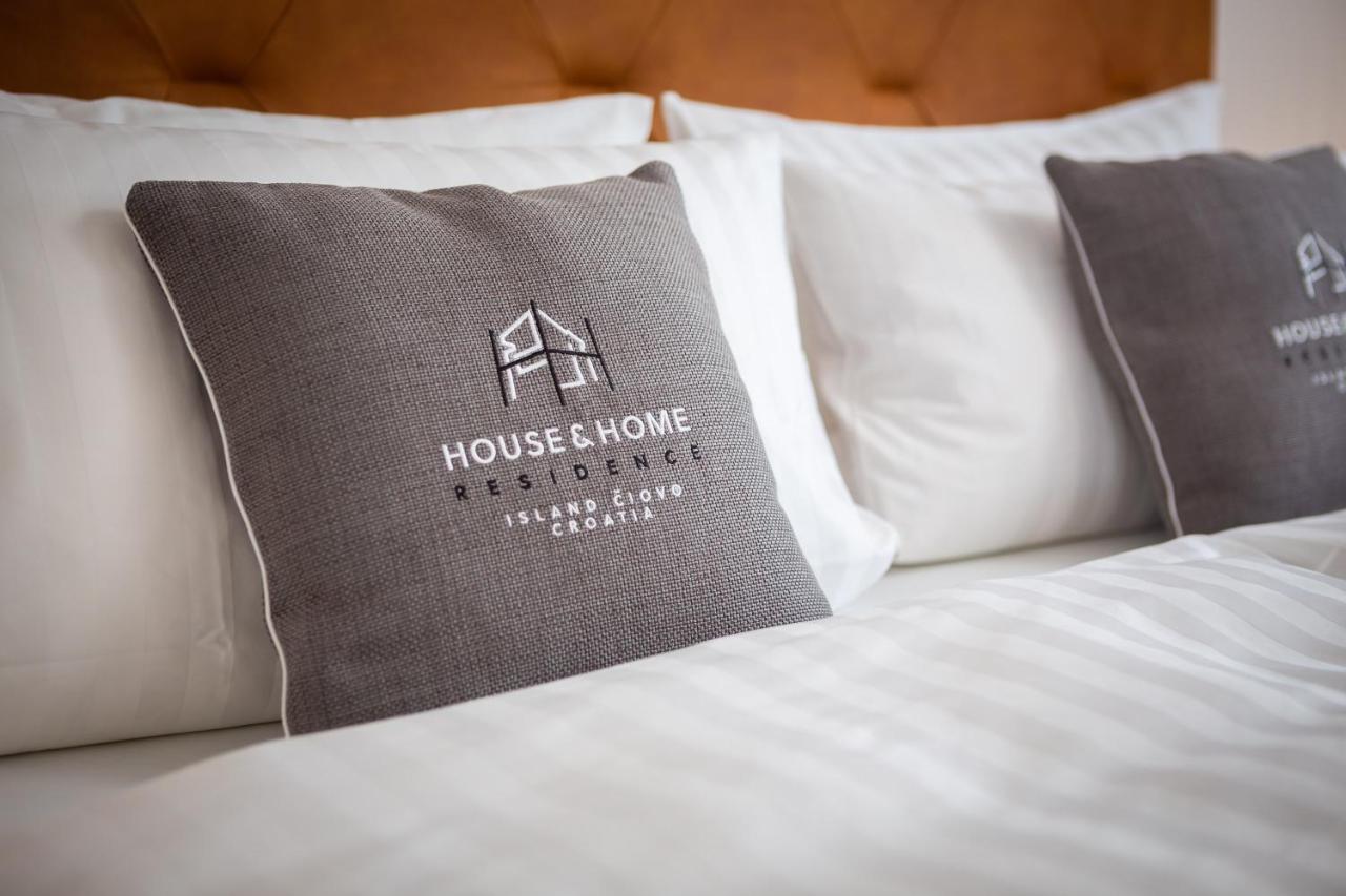 House & Home Slatine Luaran gambar