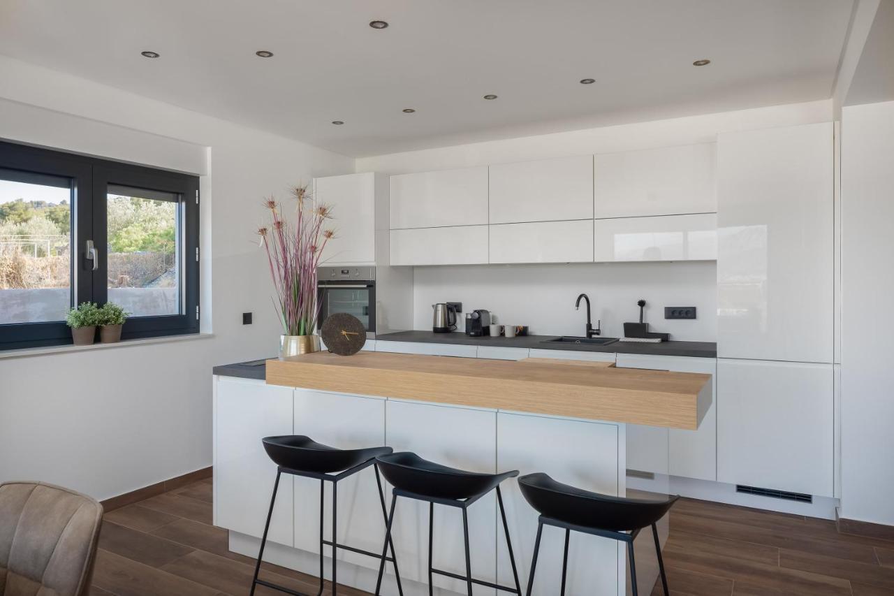 House & Home Slatine Luaran gambar