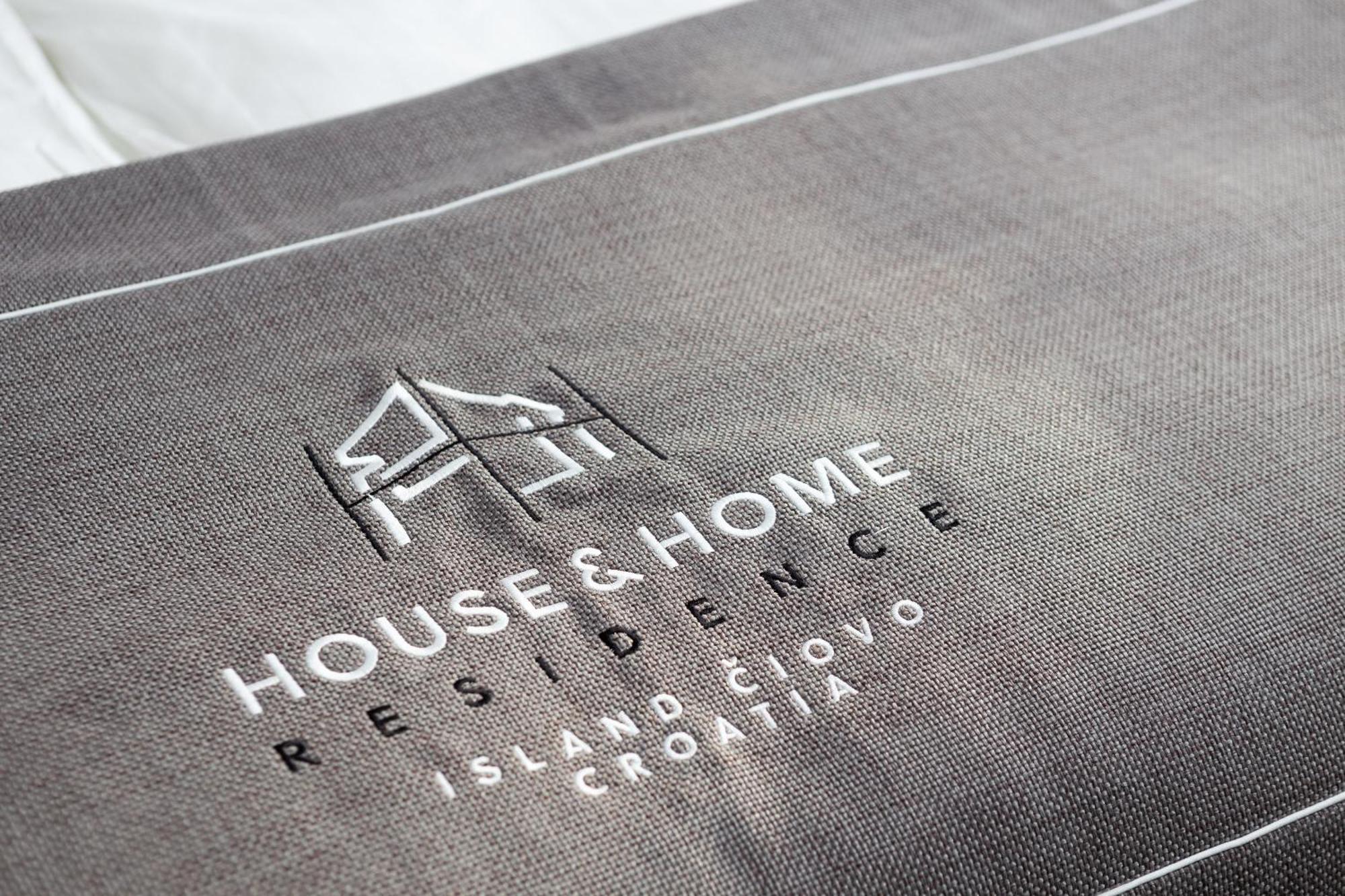 House & Home Slatine Luaran gambar