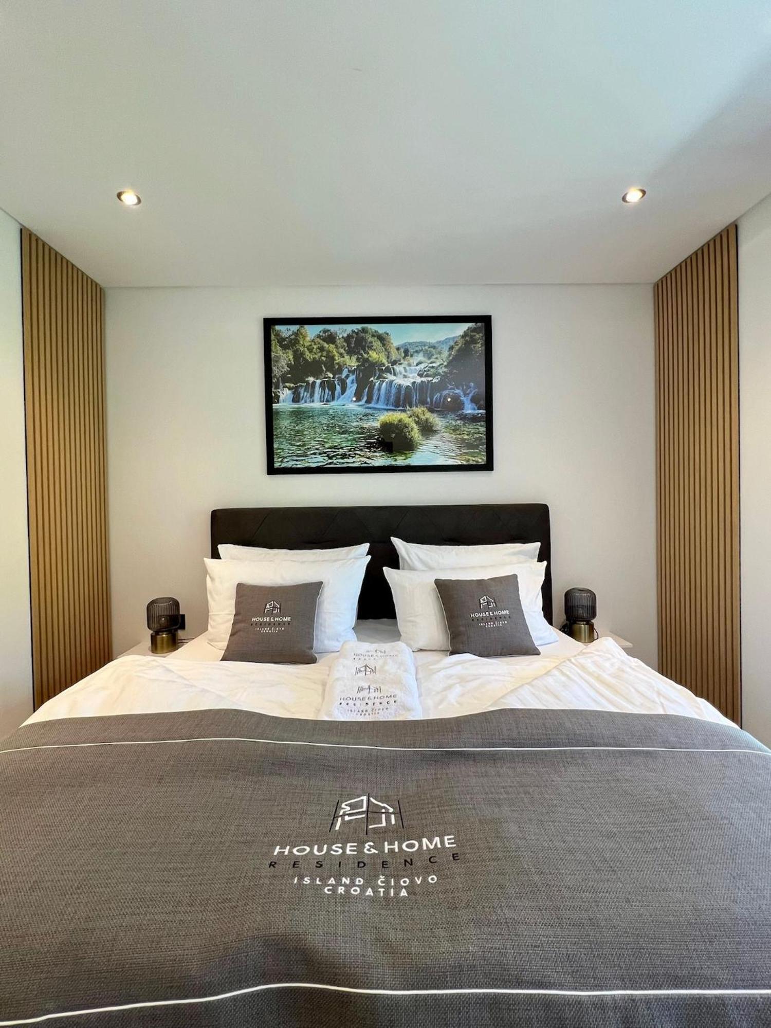 House & Home Slatine Luaran gambar
