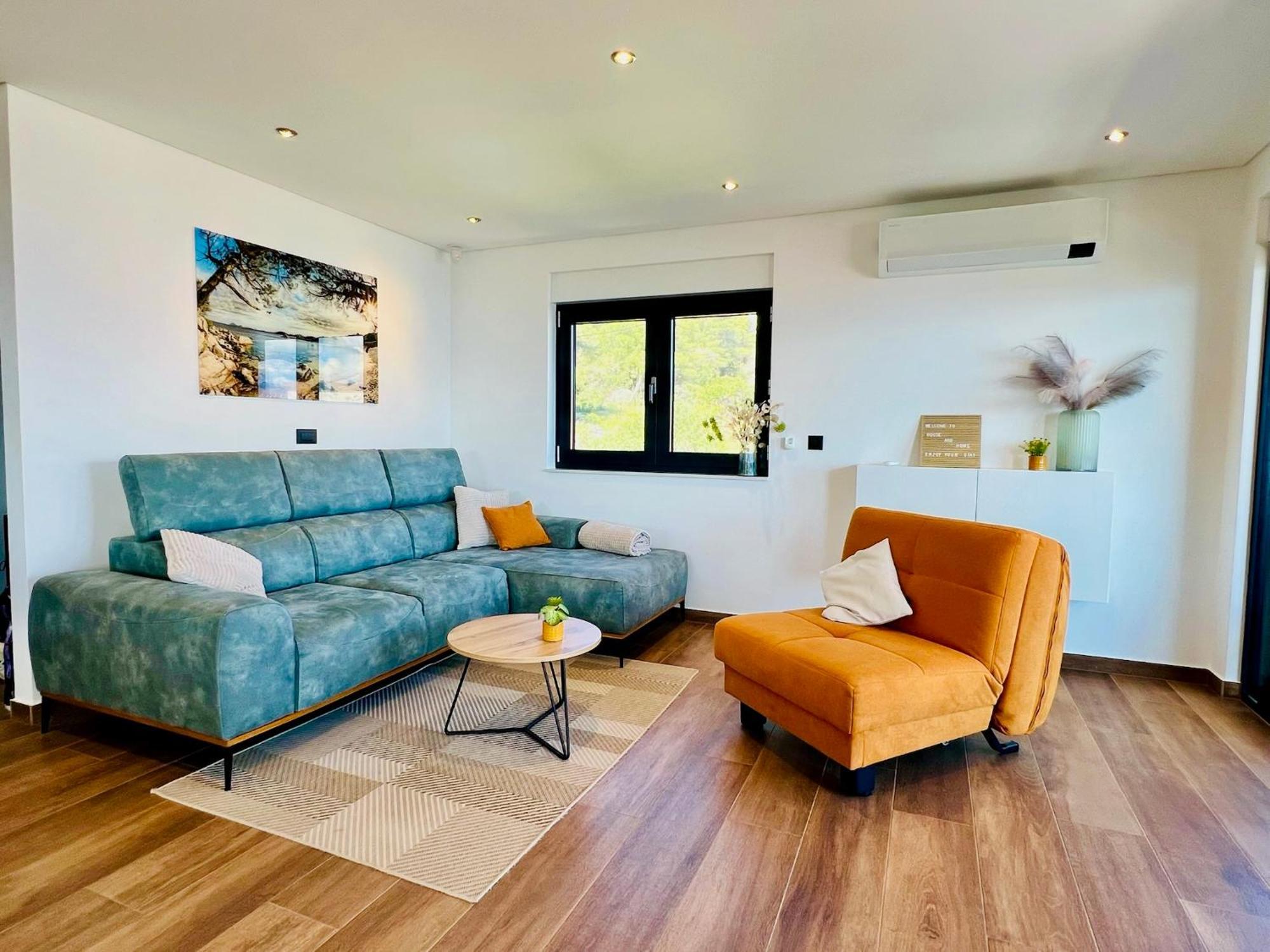 House & Home Slatine Luaran gambar